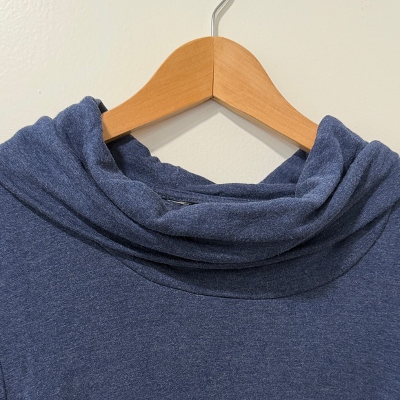 Chico’s Size 3 Navy Cowl Neck Long Sleeve Top - Picture 4 of 8